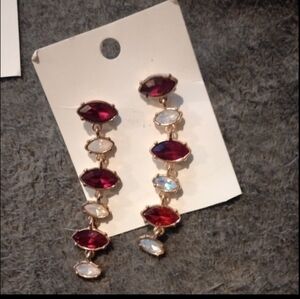 5/20 Red & Cream Colored Long Earrings ♥️